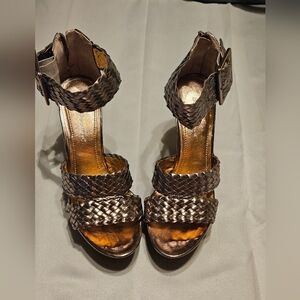 BCBGeneration Stylish Metallic Wedge Woman’s Sandals Size 8.5